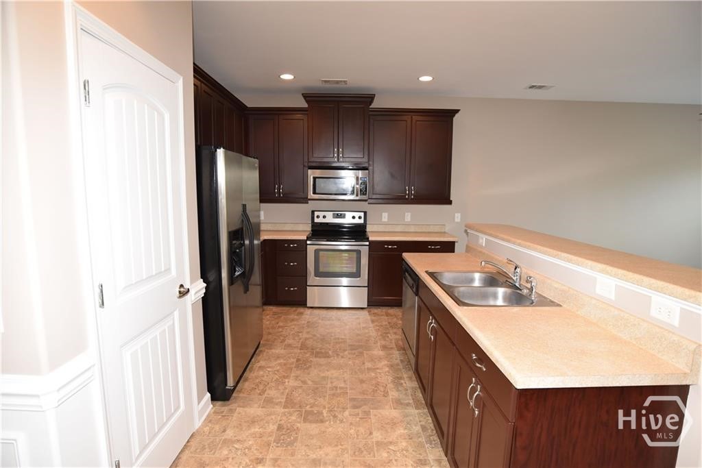 179 Byron Drive Richmond Hill, GA 31324 - Photo 7 of 31