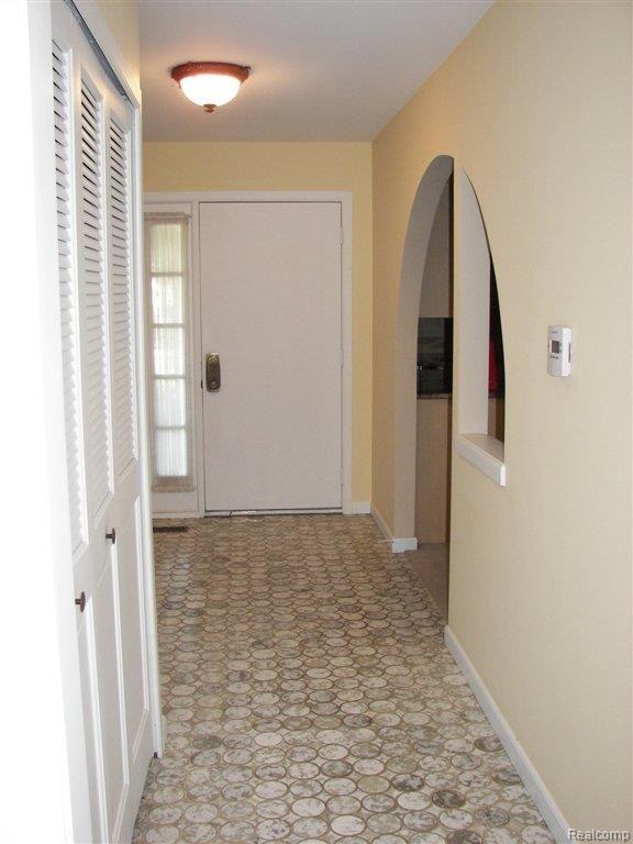 5283 Territorial Road Grand Blanc, MI 48439 - Photo 9 of 21 100_5565.jpg