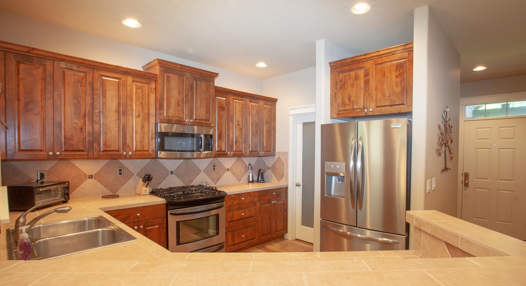 60251 Addie Triplett Loop Bend, OR 97702 - Photo 3 of 15 View from breakfast bar