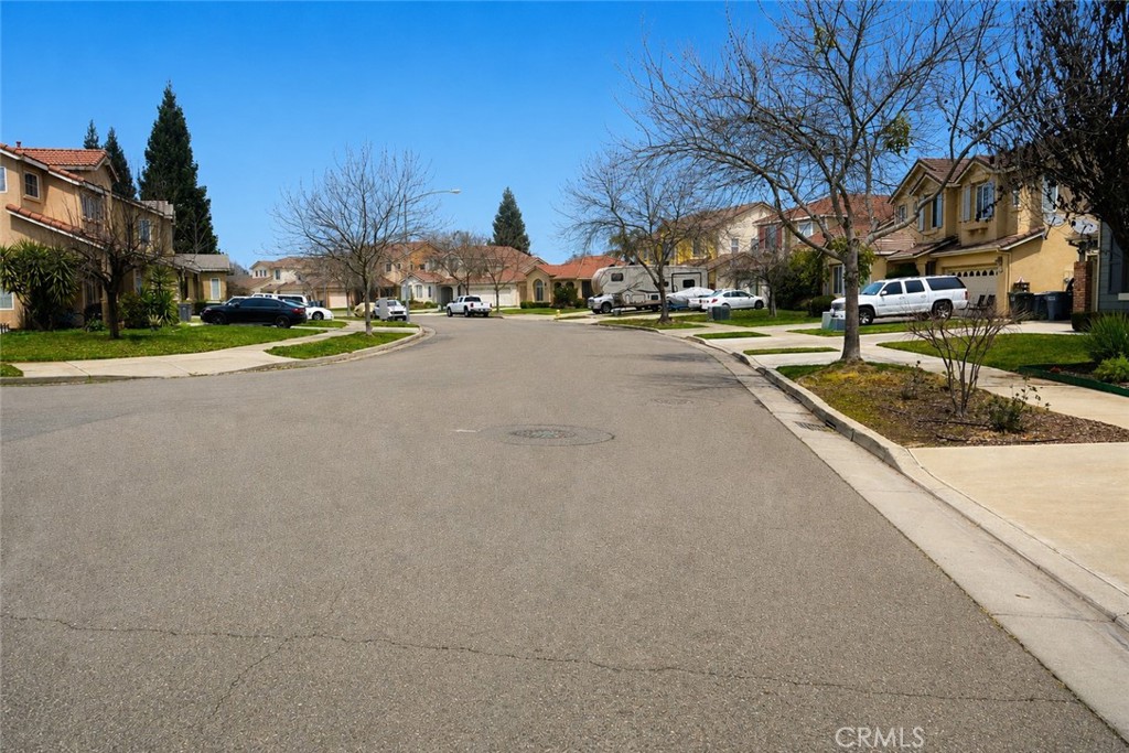2377 Mariner Way Merced, CA 95340 - Photo 6 of 39