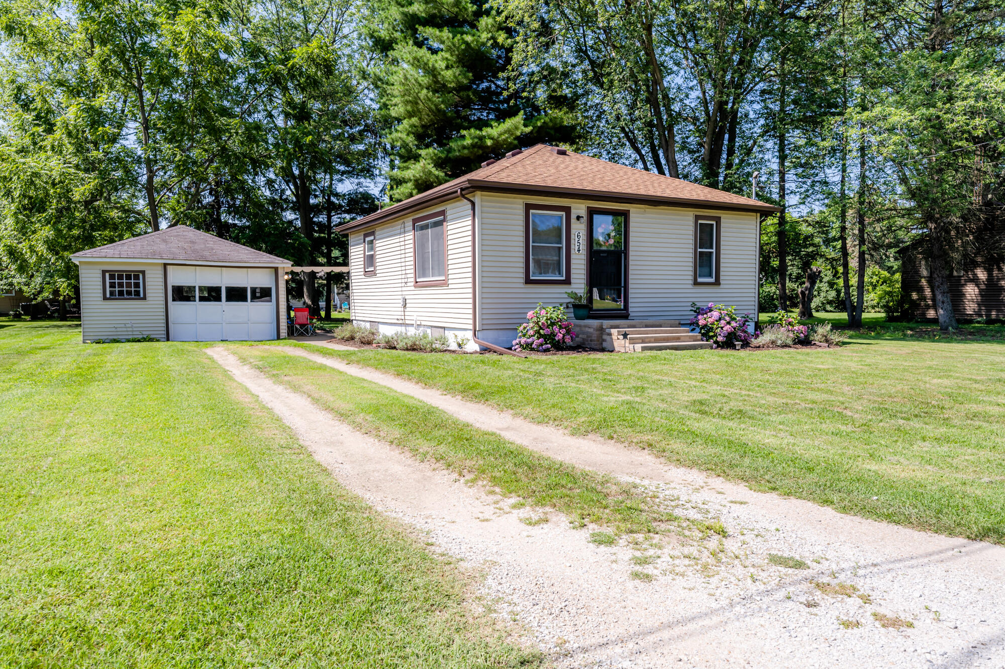 654 Sheridan Road St. Joseph, MI 49085 - Photo 1 of 17 Sheridan-101