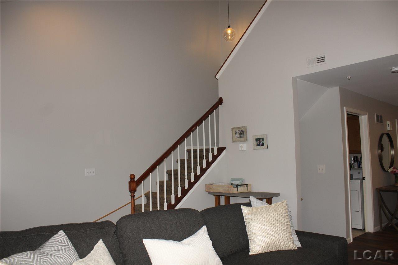 16988 Farmington Road Livonia, MI 48154 - Photo 17 of 23 31375175-17.JPG