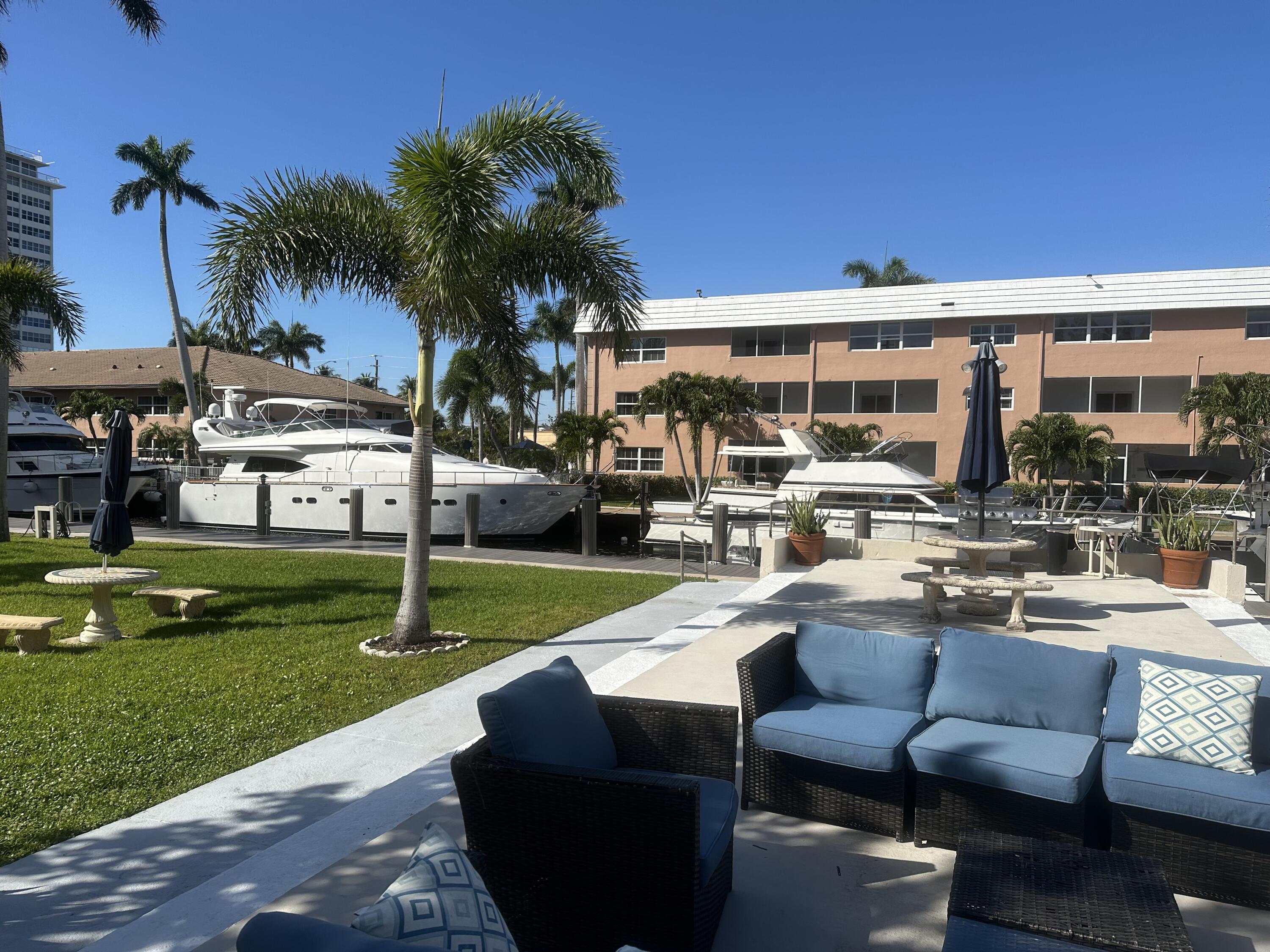 901 North Birch Road, Unit A2 Fort Lauderdale, FL 33304 - Photo 26 of 32 MC Outdoor Seating