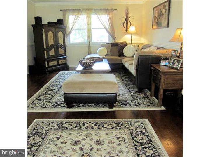8 Exeter Road East Windsor, NJ 08520 - Photo 11 of 25 Great Room