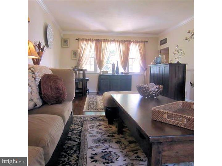 8 Exeter Road East Windsor, NJ 08520 - Photo 12 of 25 Great Room