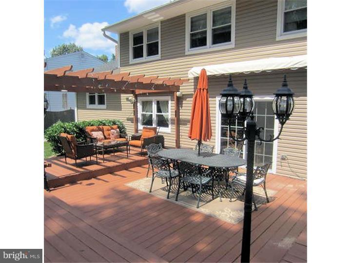 8 Exeter Road East Windsor, NJ 08520 - Photo 22 of 25 Deck