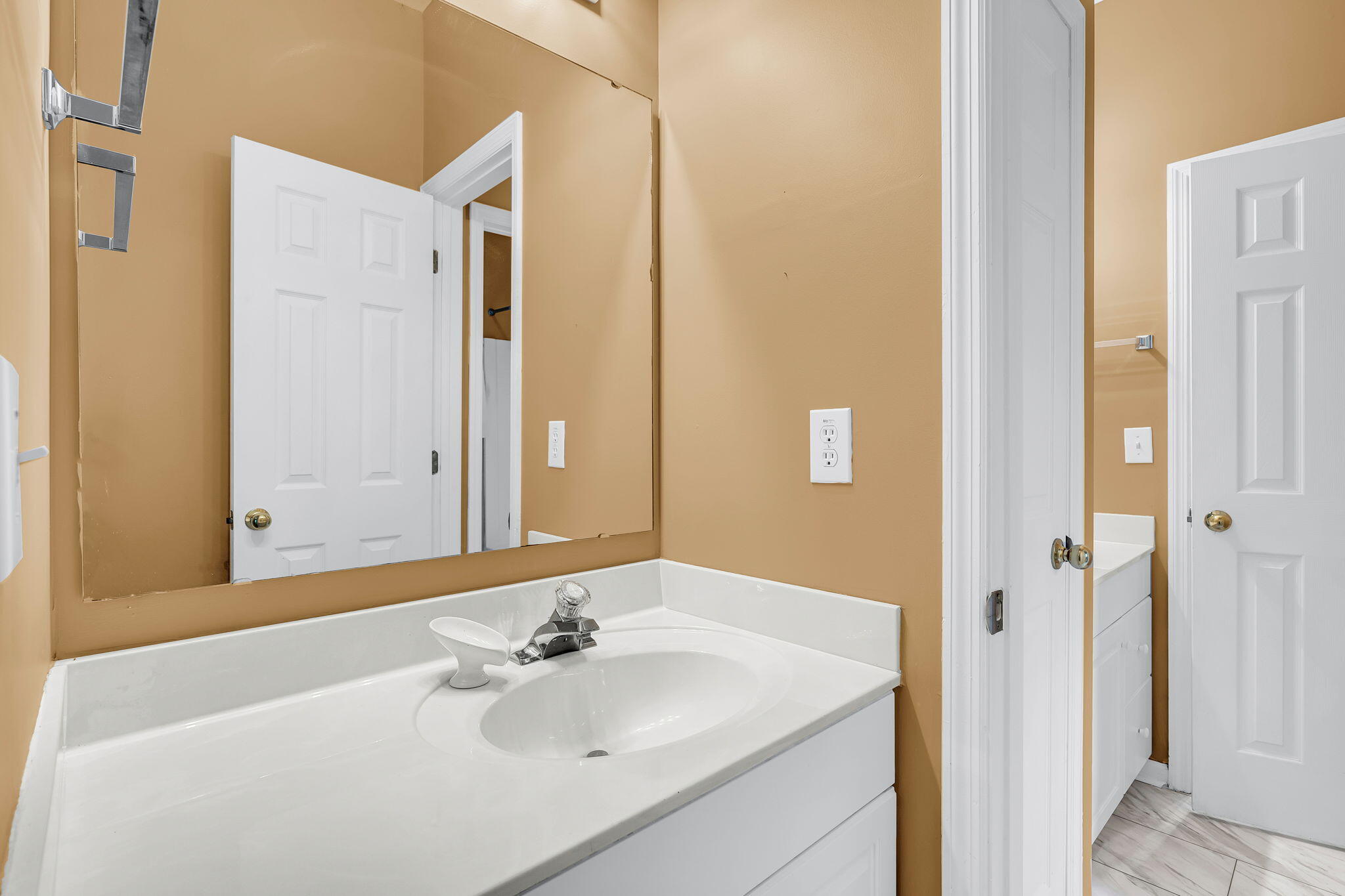 802 Long Drive Road Summerville, SC 29485 - Photo 49 of 84 Jack & Jill Bath