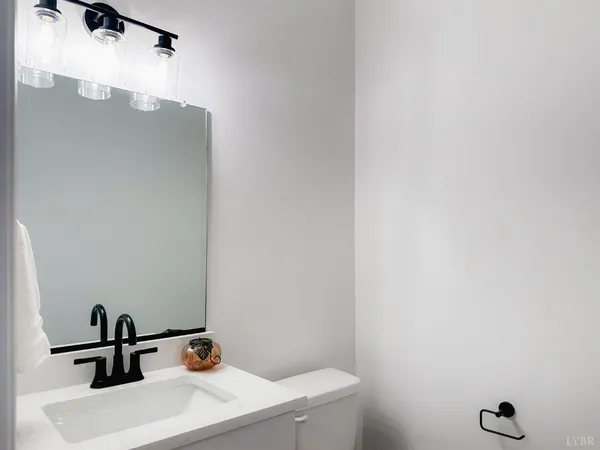 $258,900 | 110 Aaron Place, Unit 608, Lynchburg, VA 24502