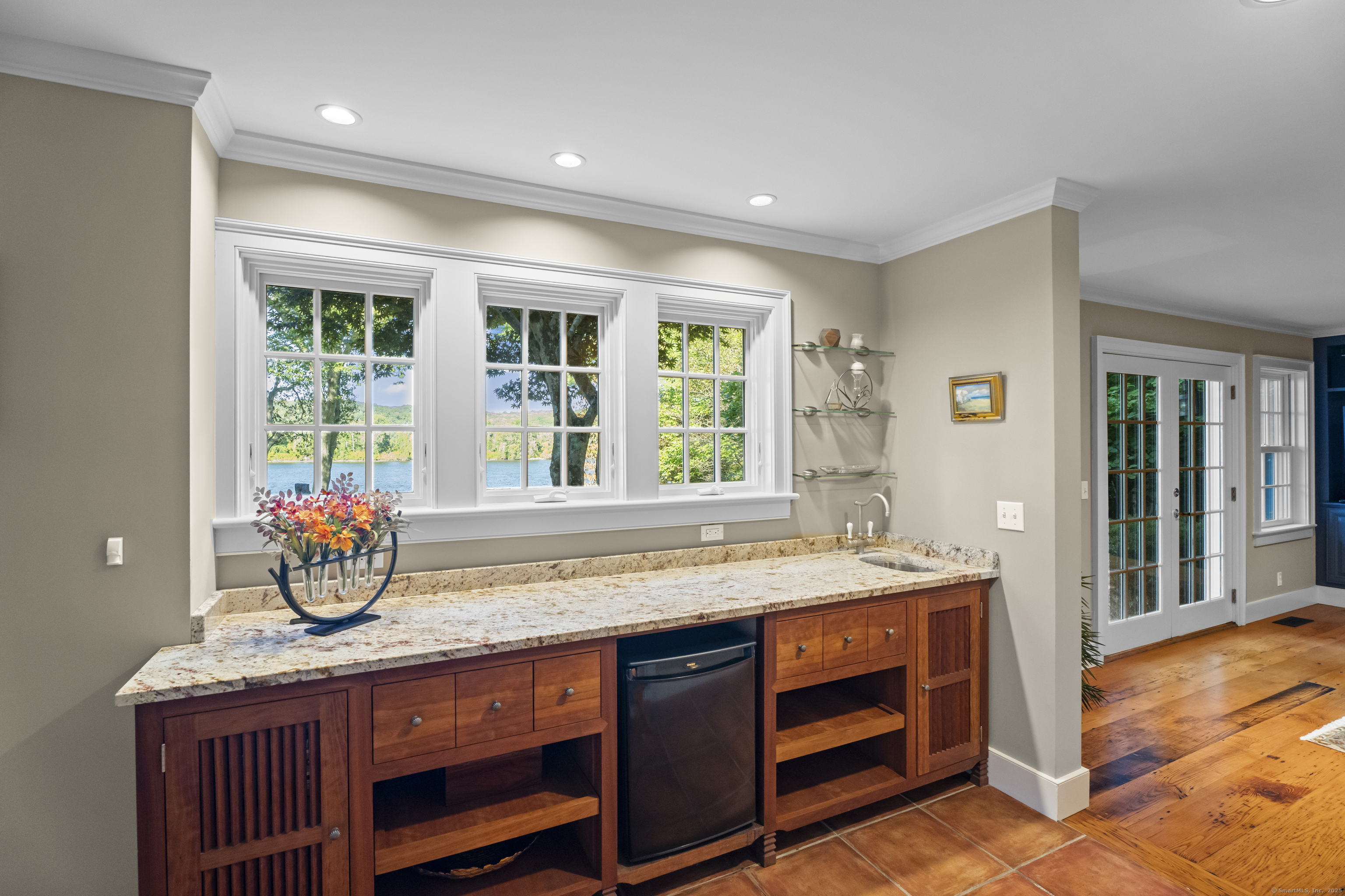 288 Middlesex Turnpike Chester, CT 06412 - Photo 14 of 38 Wet bar adjacent the family room