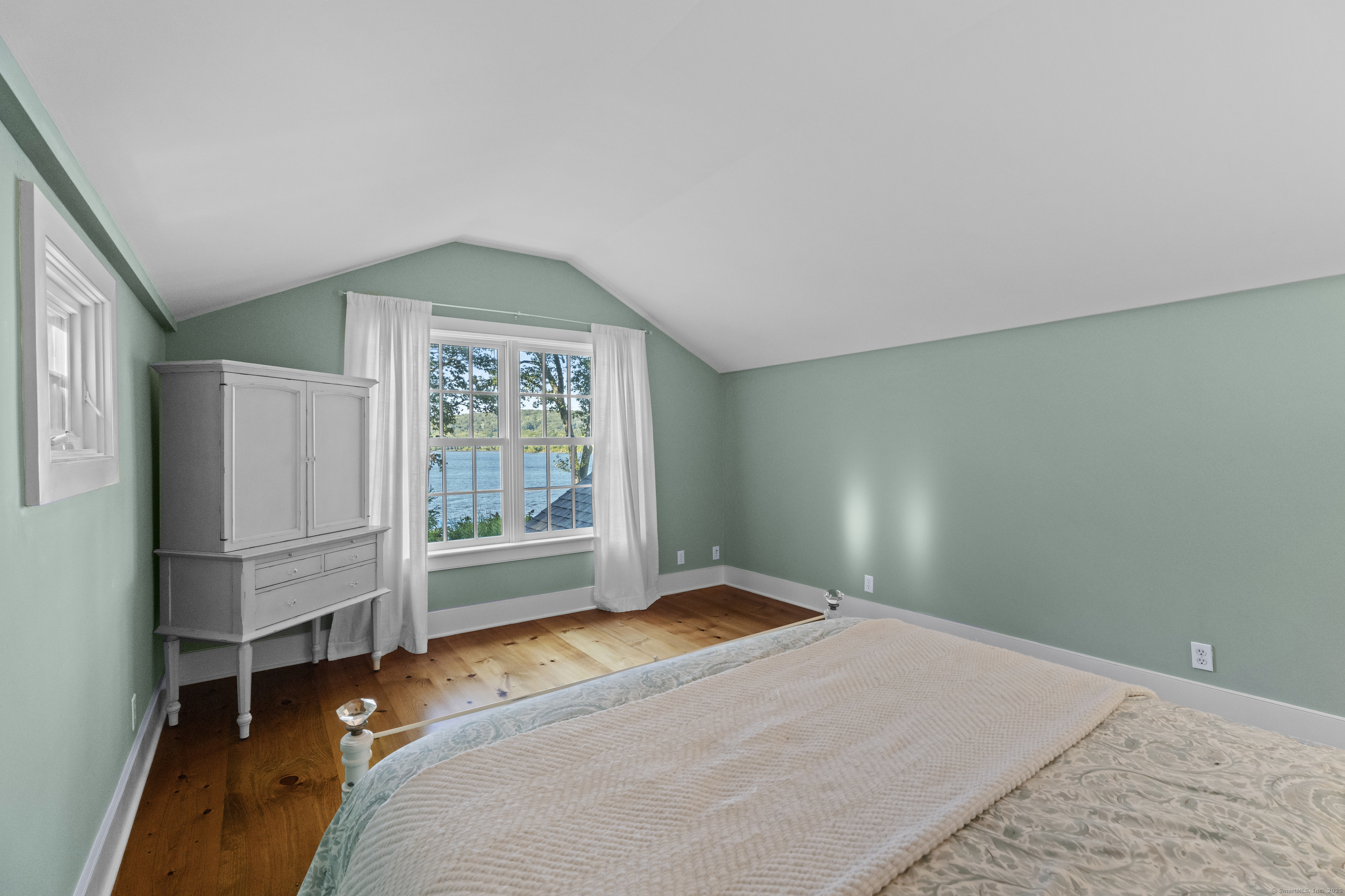 288 Middlesex Turnpike Chester, CT 06412 - Photo 24 of 38 Another upper level bedroom