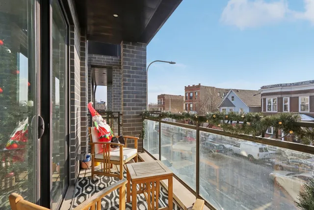 $599,000 | 3616 West Diversey Avenue, Unit 2W, Chicago, IL 60647