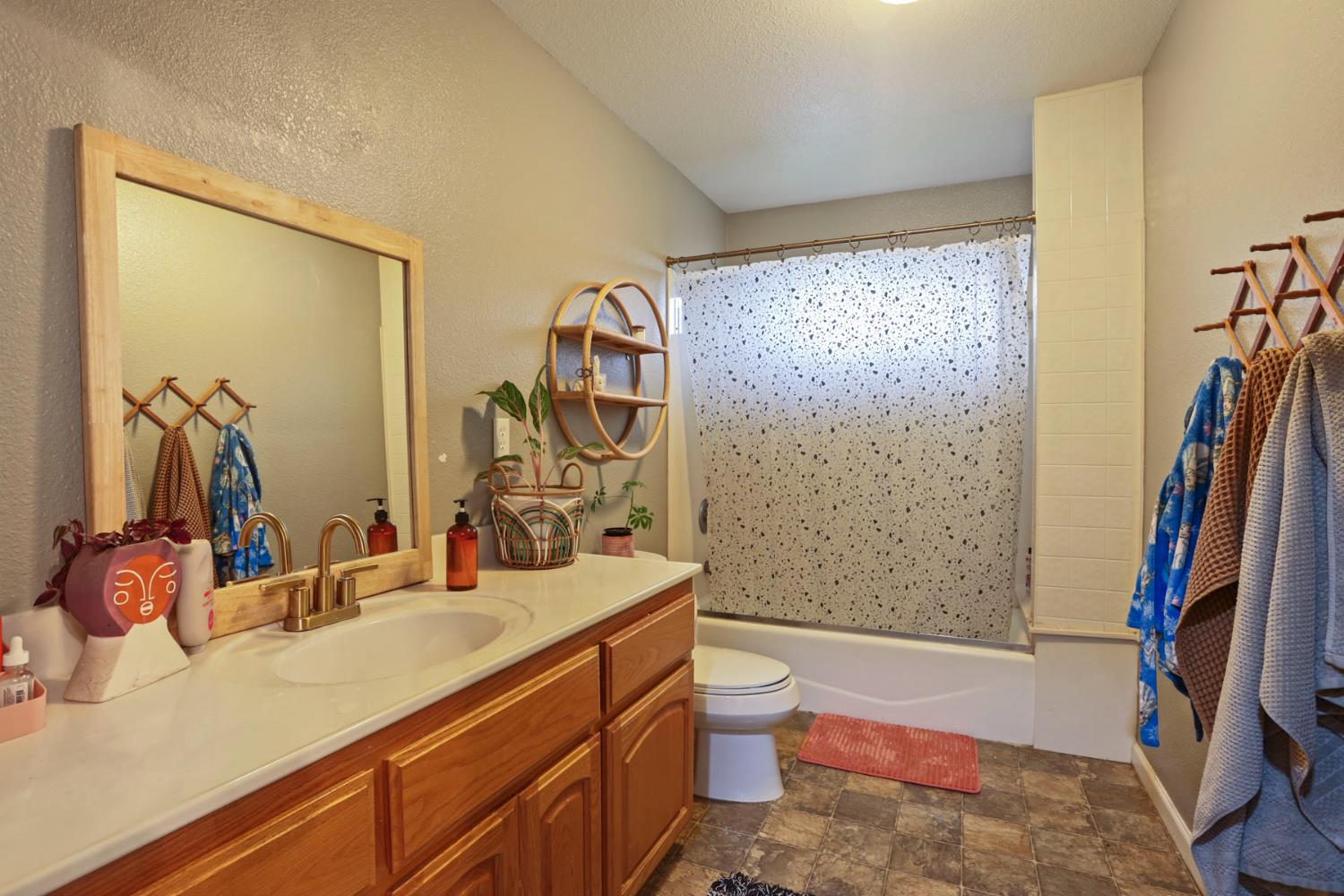 14527 East Louise Avenue Ripon, CA 95366 - Photo 38 of 77