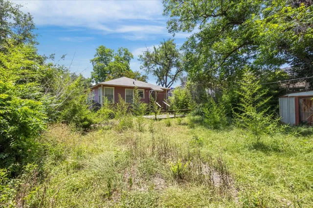 $450,000 | 700 West N Loop Boulevard, Austin, TX 78751