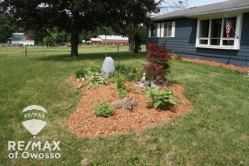 1601 Cook Road Owosso, MI 48867 - Photo 2 of 9