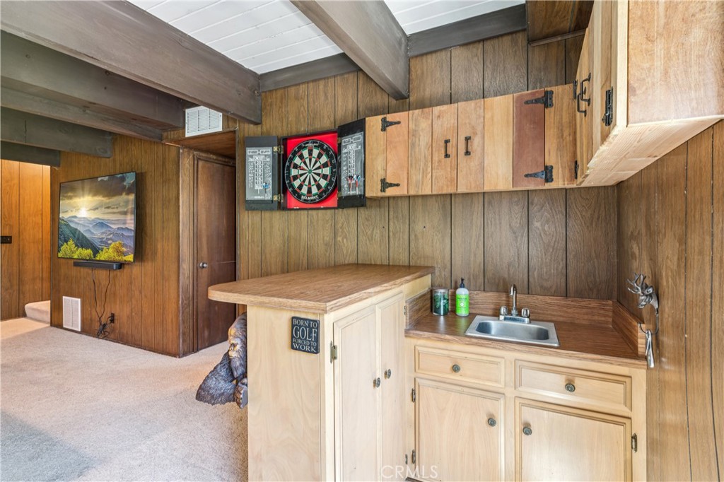 686 Grass Valley Road Lake Arrowhead, CA 92352 - Photo 21 of 55