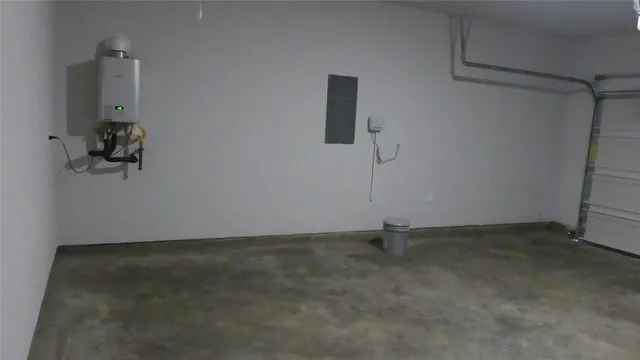 $1,900 | 9547 Caney Trails Road, Conroe, TX 77303