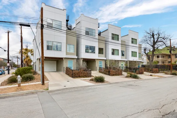 $2,000 | 223 West Laurel, San Antonio, TX 78212