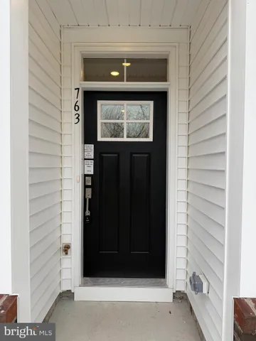 a view of entryway door of the house