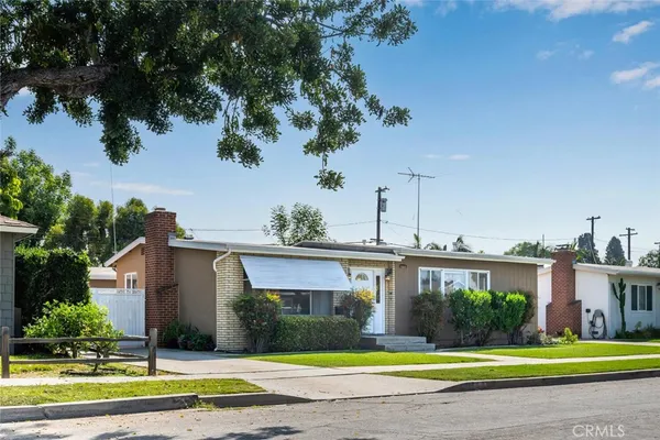 $1,150,000 | 2660 Gondar Avenue, Long Beach, CA 90815