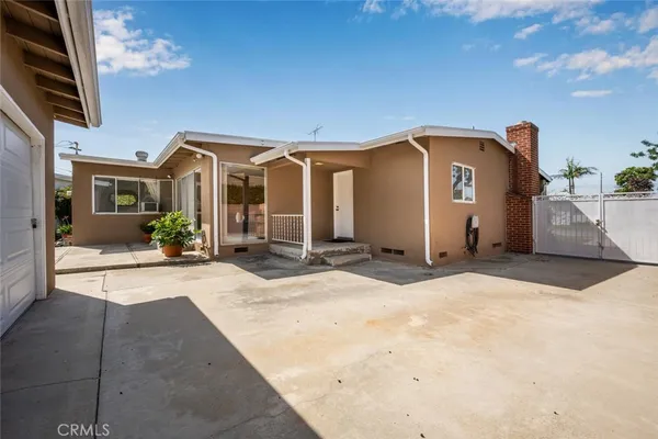 $1,150,000 | 2660 Gondar Avenue, Long Beach, CA 90815