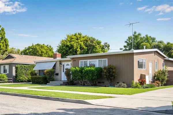 $1,150,000 | 2660 Gondar Avenue, Long Beach, CA 90815