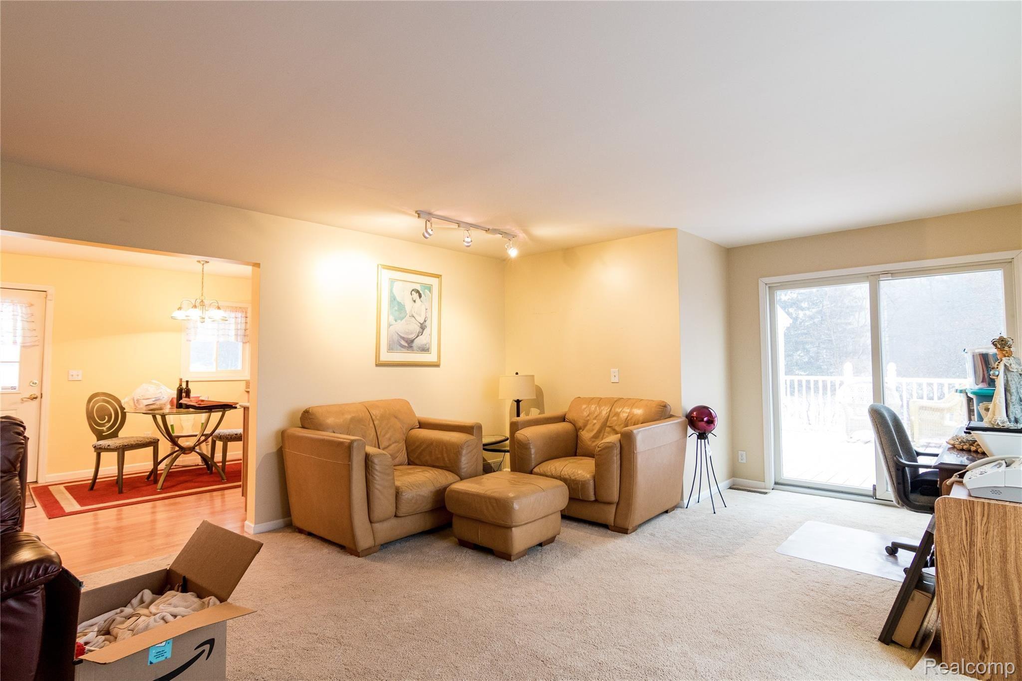 9092 Ridge Road Goodrich, MI 48438 - Photo 3 of 23 9092 Ridge Rd Living Room (2).jpg
