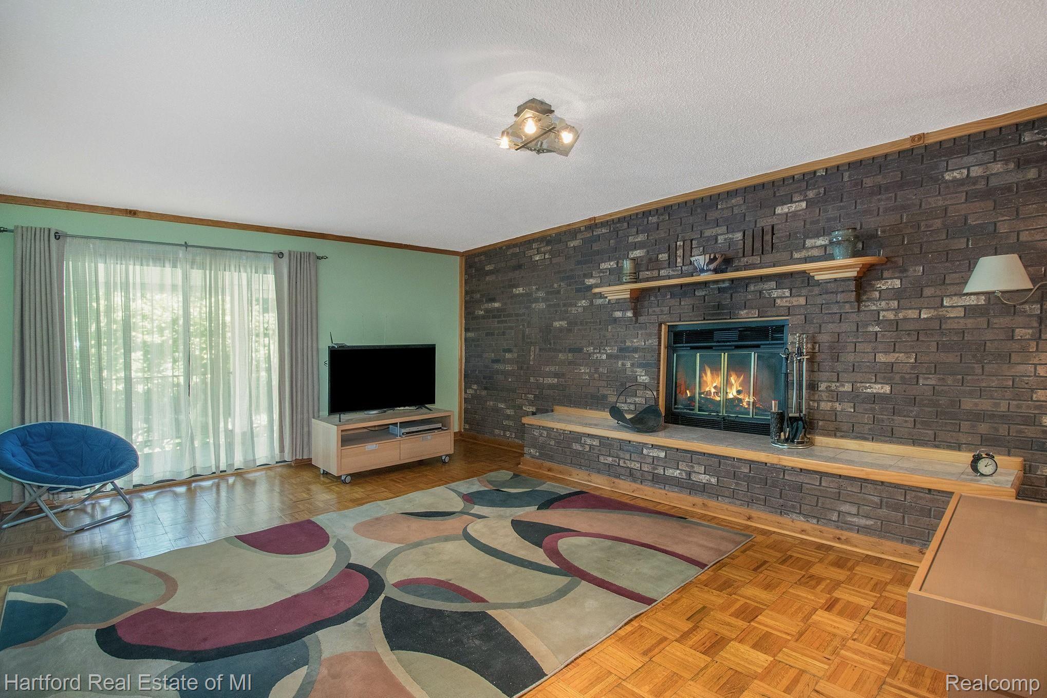 16480 Rougeway Street Livonia, MI 48154 - Photo 20 of 37 IMG_3472.jpg