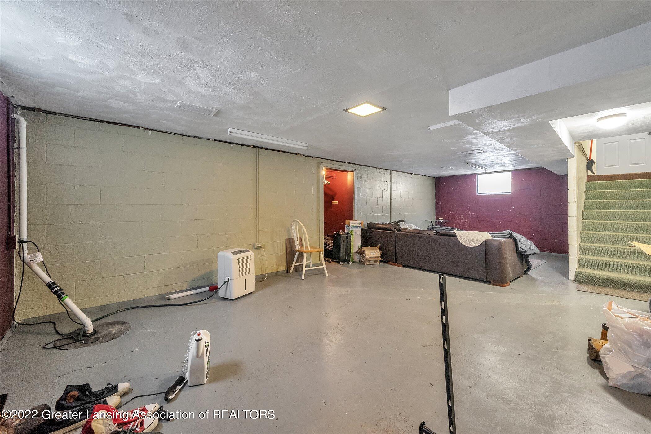 519 East Cavanaugh Road Lansing, MI 48910 - Photo 28 of 34 28-519-E-Cavanaugh-Rd-WindowStill-Real-E