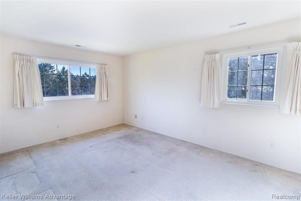 470 Baldwin Avenue, Unit 33 Rochester, MI 48307 - Photo 5 of 24