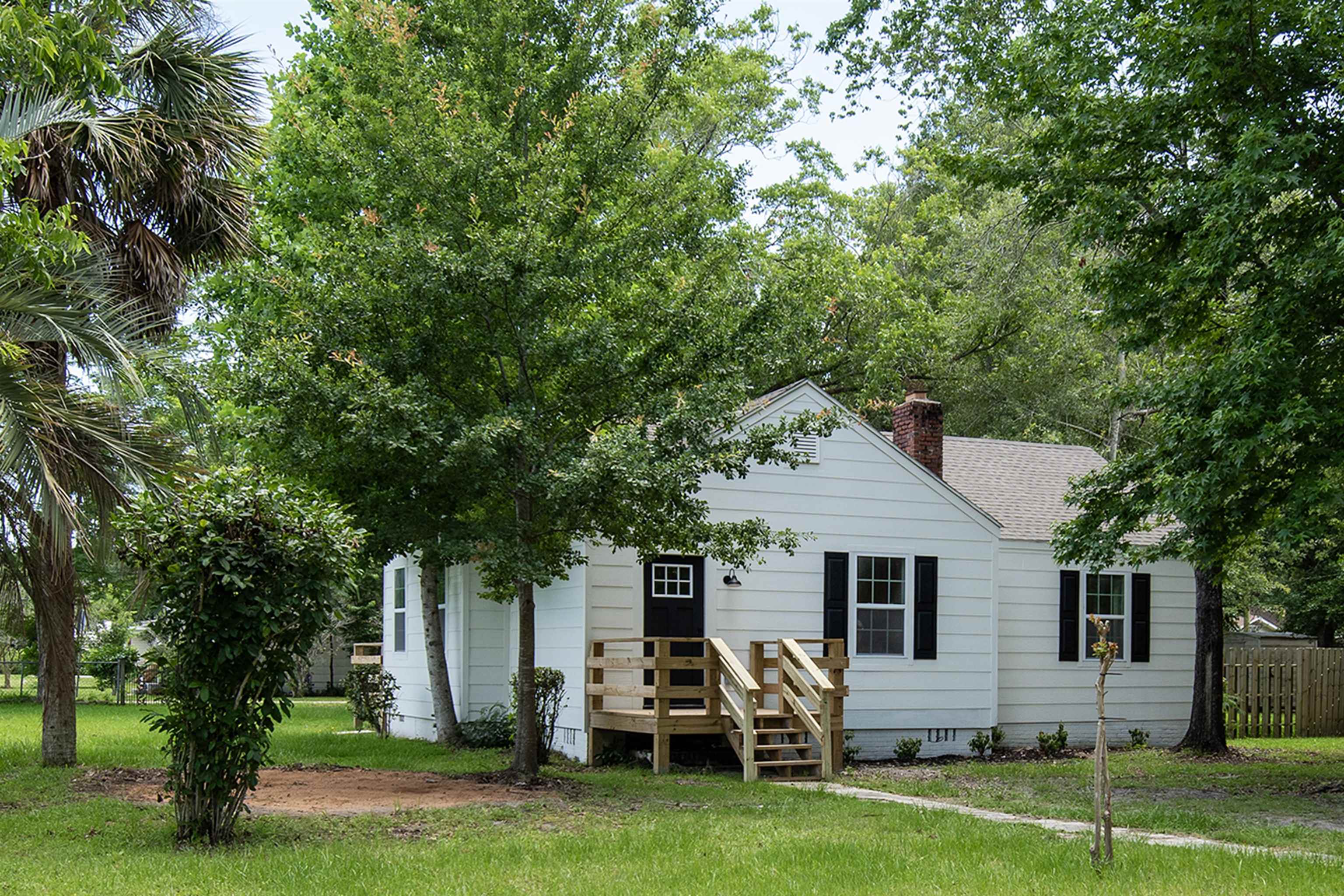 510 East Myrtle Avenue Foley, AL 36535 - Photo 1 of 22 Front Of Structure