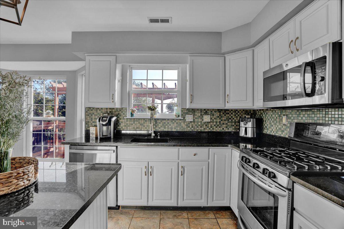 8025 Fair View Lane Eagleville, PA 19403 - Photo 11 of 43