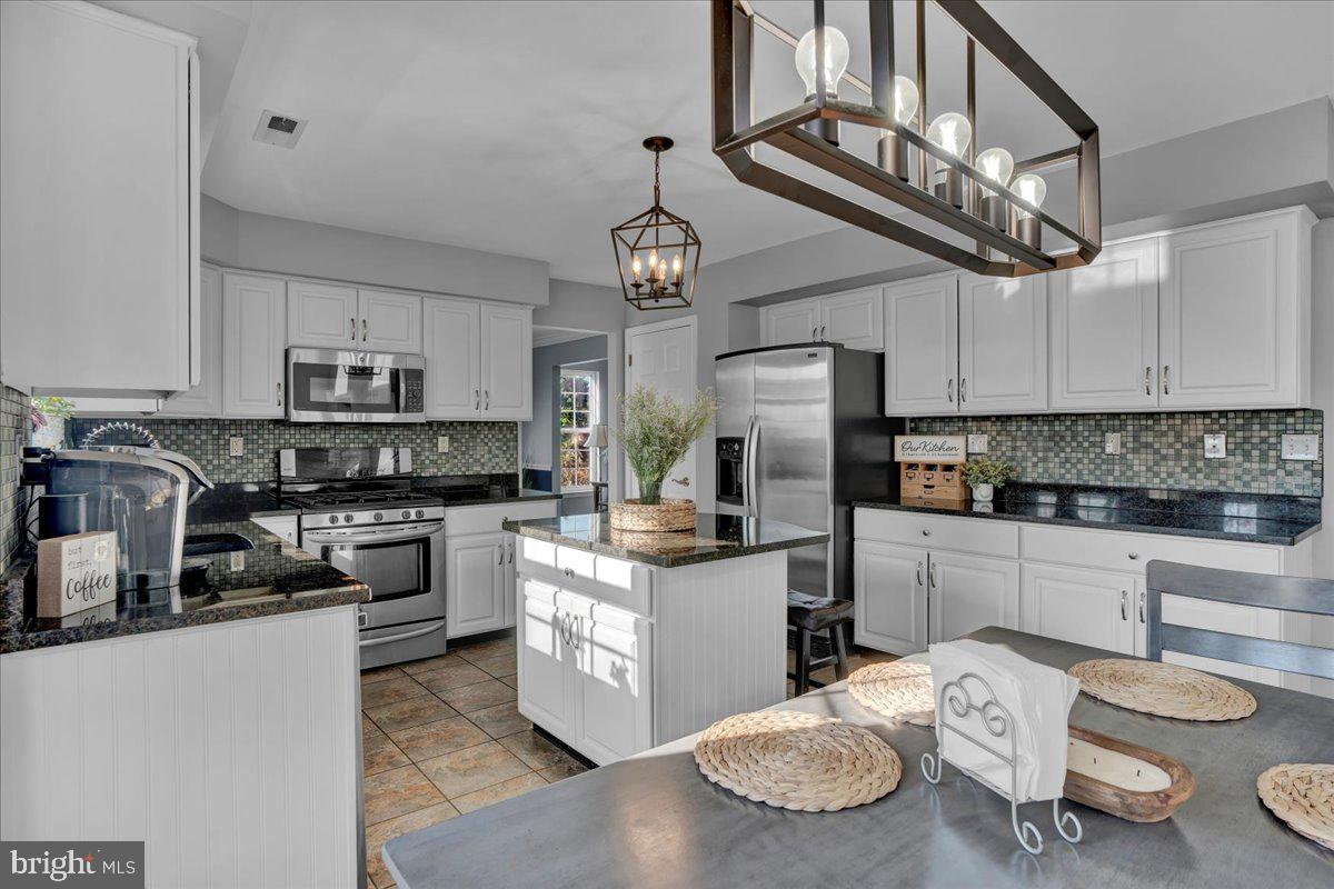 8025 Fair View Lane Eagleville, PA 19403 - Photo 10 of 43