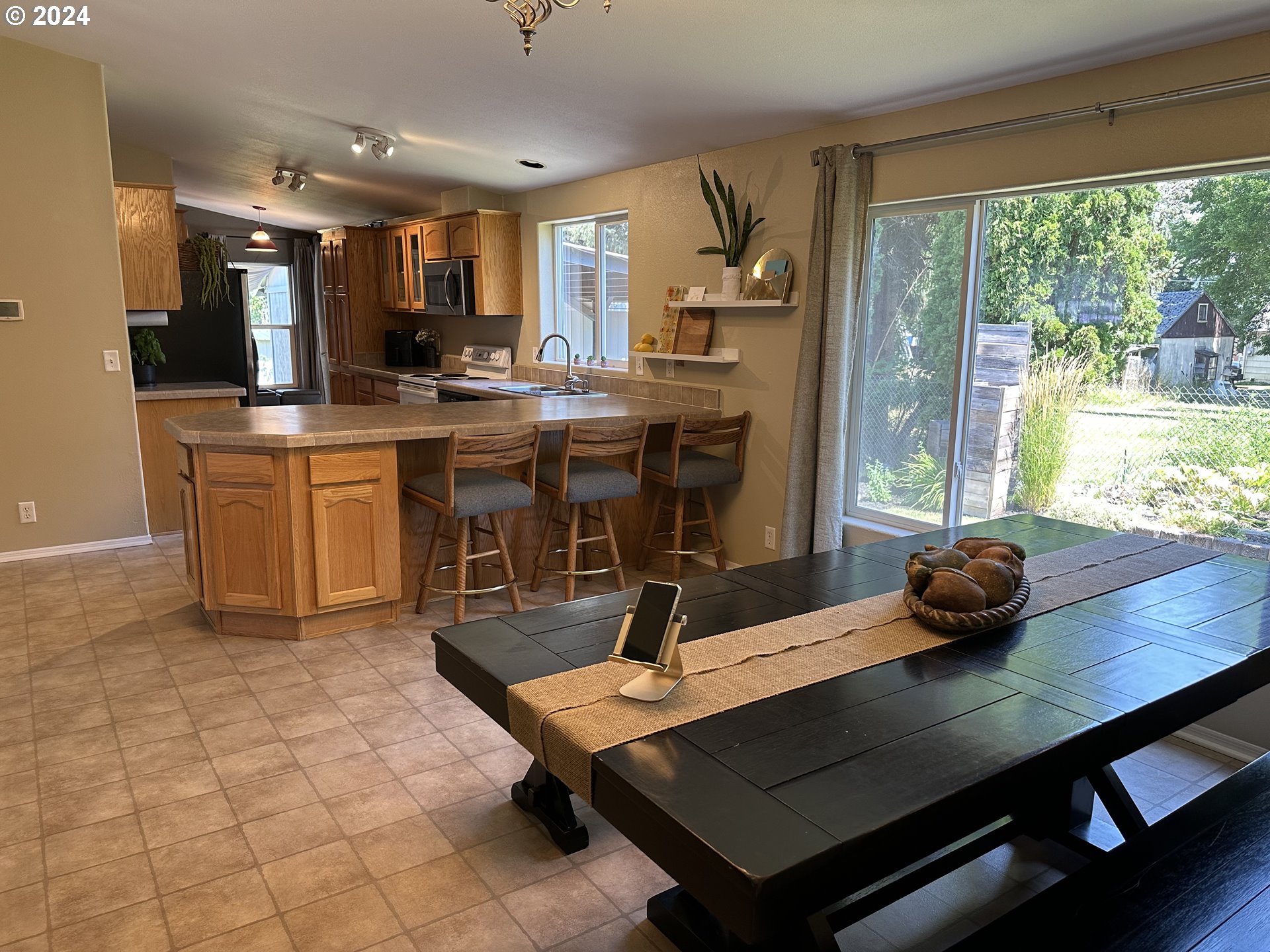 3449 Cathern Road Hood River, OR 97031 - Photo 8 of 23 Gallery Image 8