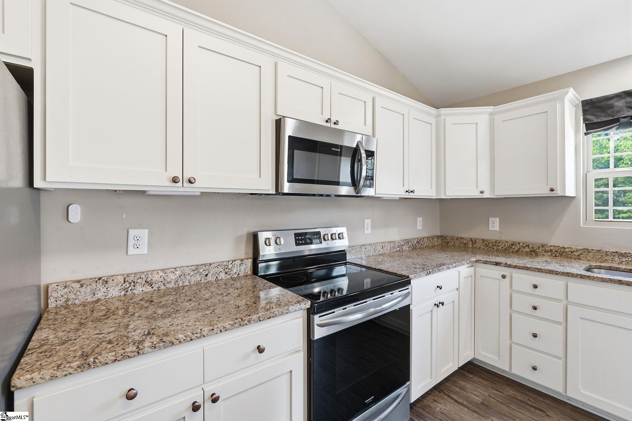 285 Metric Road Gray Court, SC 29645 - Photo 12 of 33