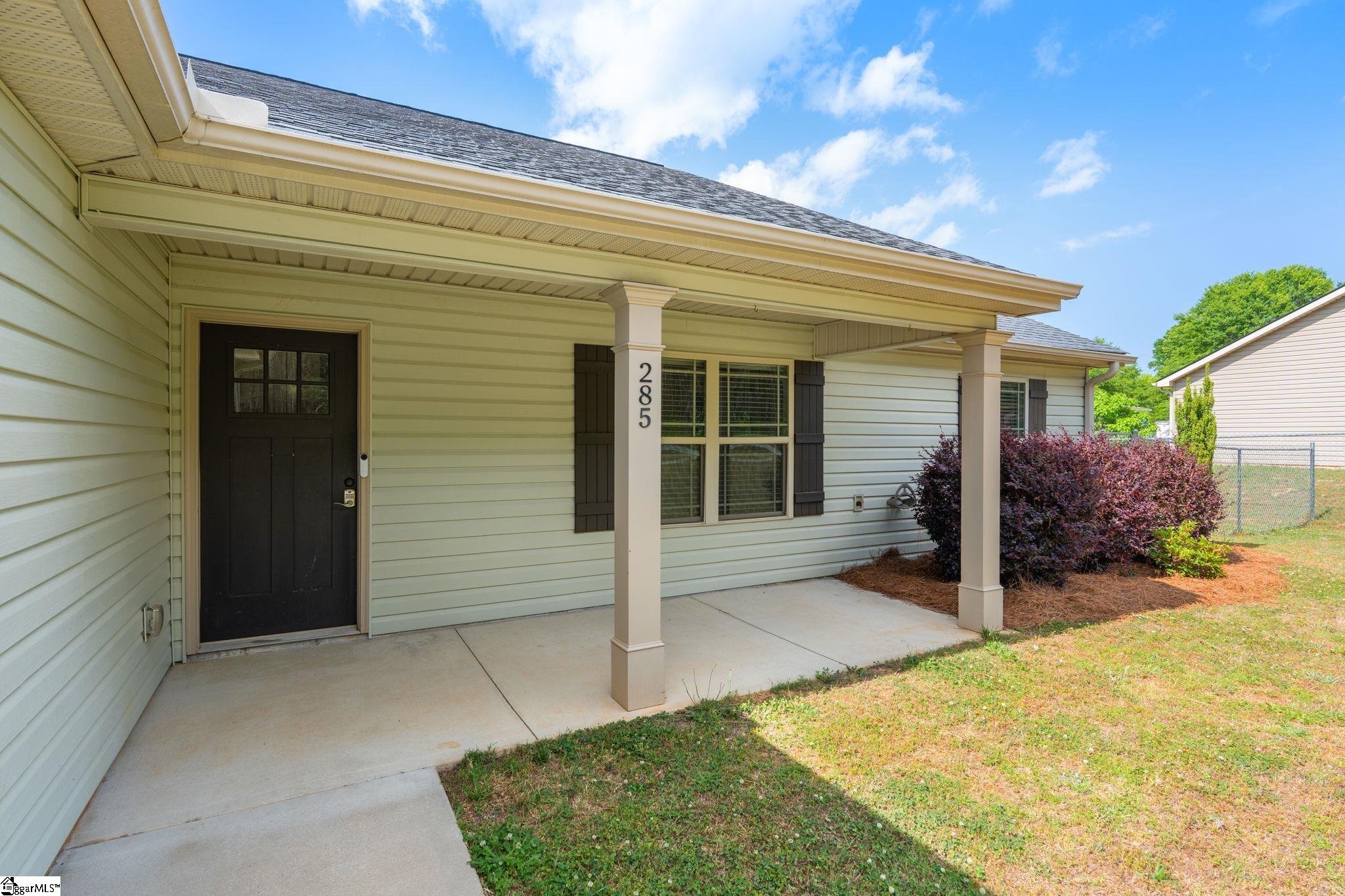 285 Metric Road Gray Court, SC 29645 - Photo 4 of 33