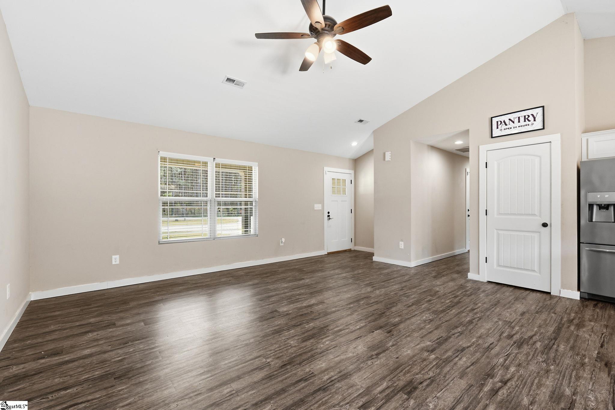 285 Metric Road Gray Court, SC 29645 - Photo 6 of 33