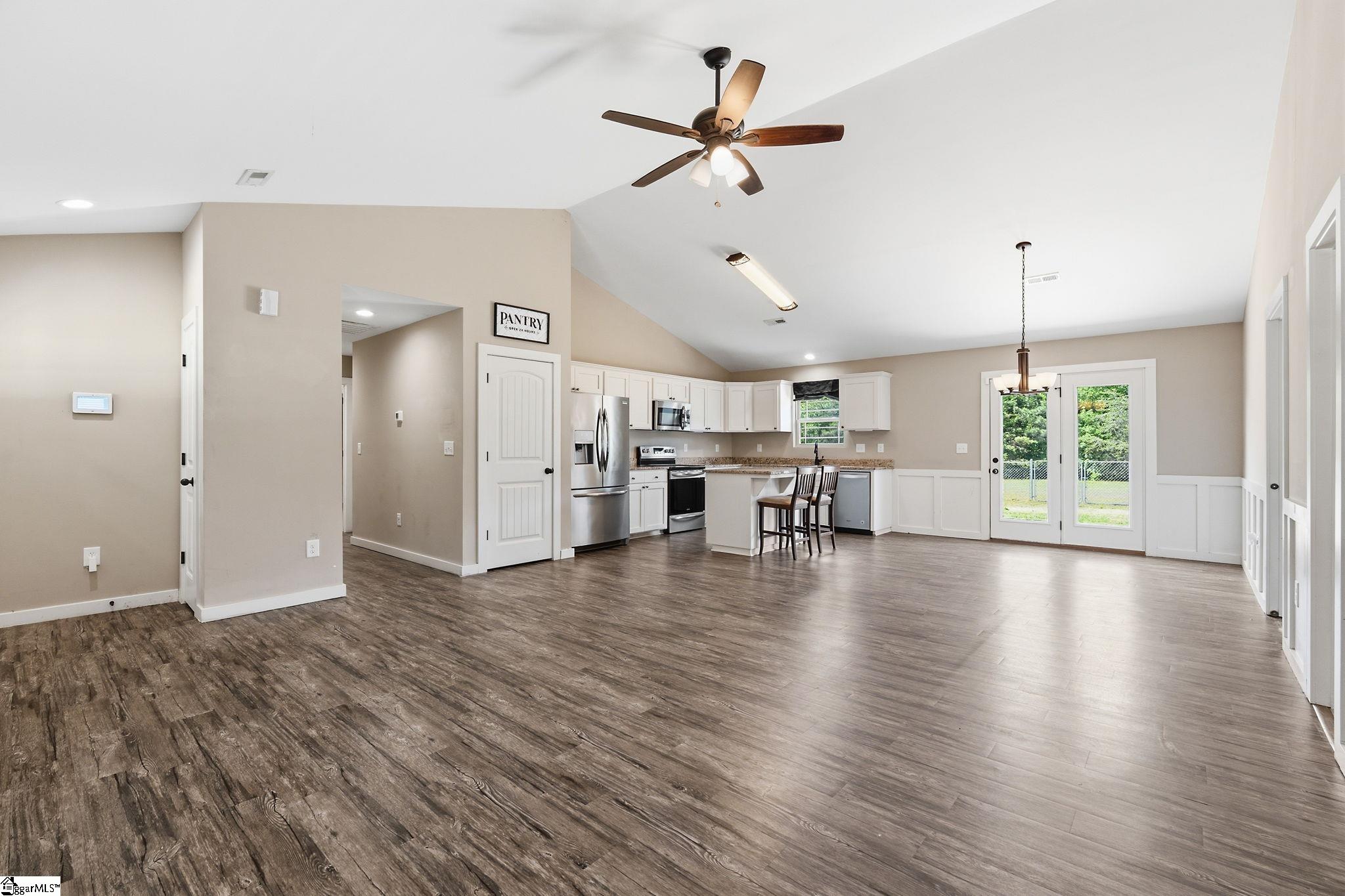 285 Metric Road Gray Court, SC 29645 - Photo 8 of 33