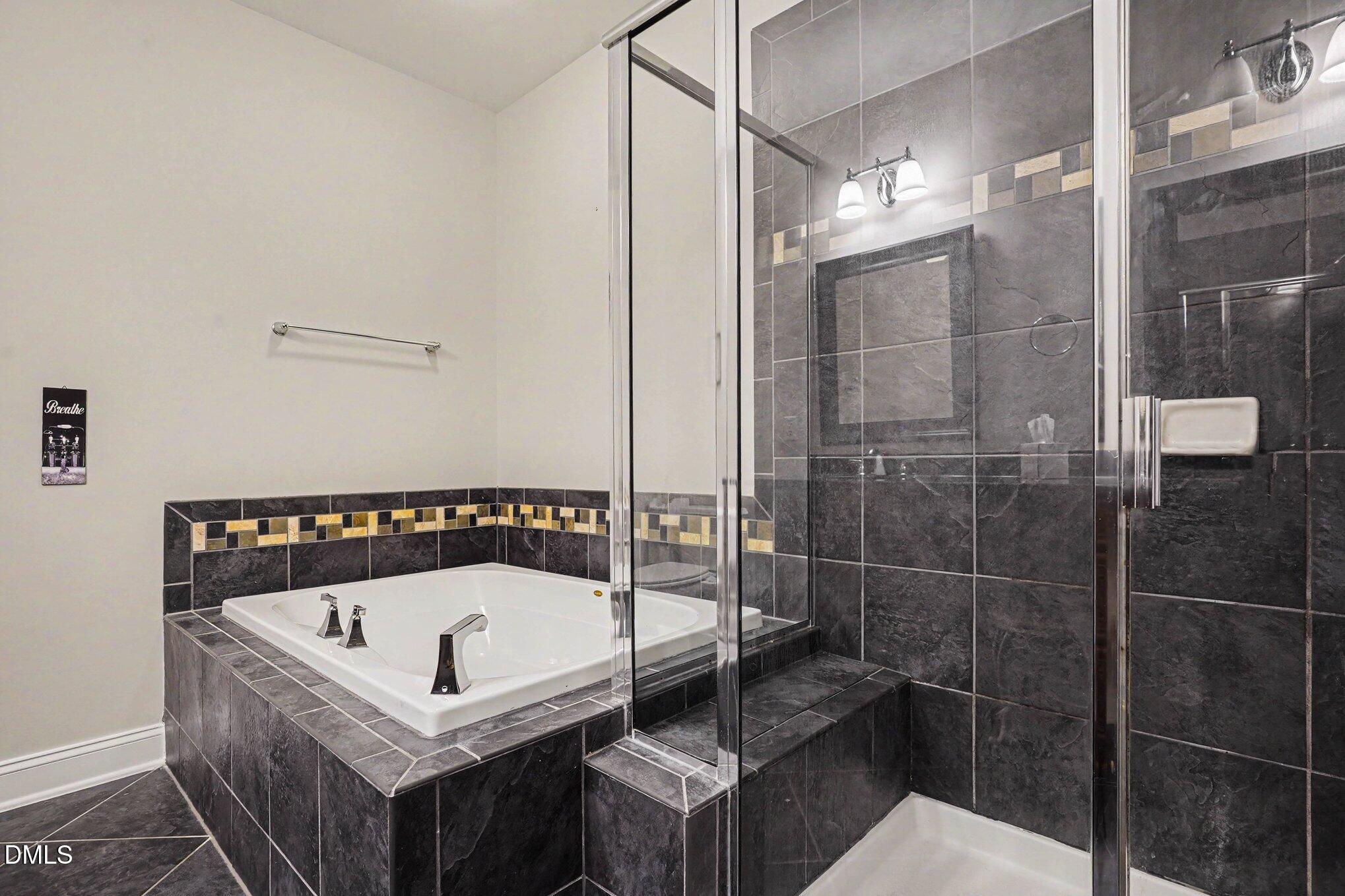 10400 Rosegate Court, Unit 303 Raleigh, NC 27617 - Photo 22 of 29 023_file_7672