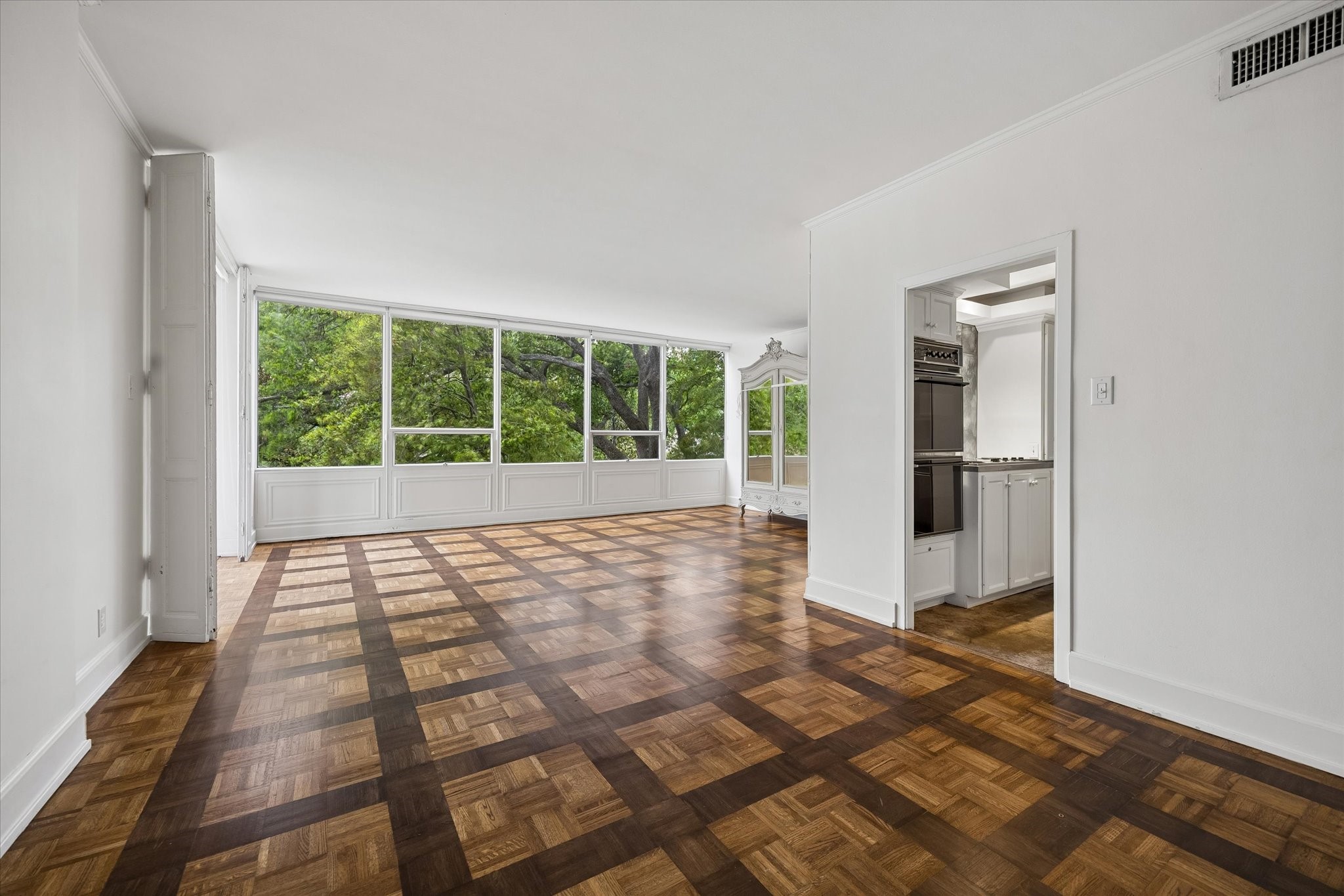 2701 Westheimer Road, Unit 2B Houston, TX 77098 - Photo 6 of 16 View from the dining room.