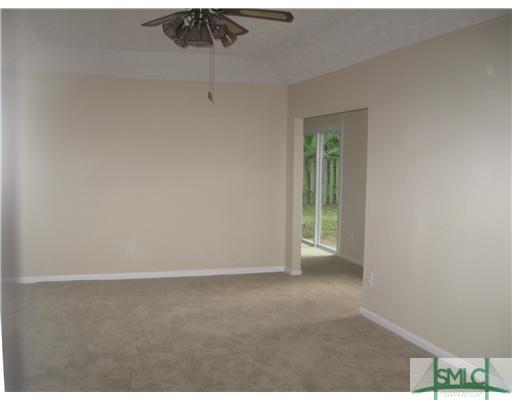 4 Ketch Place Savannah, GA 31410 - Photo 2 of 12 Living Room.