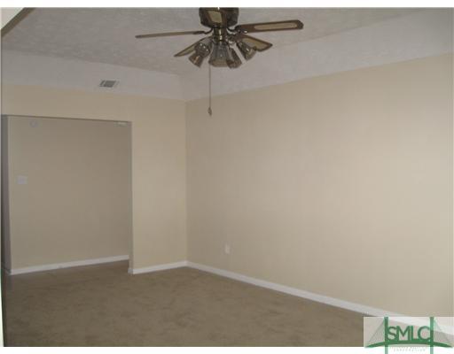 4 Ketch Place Savannah, GA 31410 - Photo 3 of 12 Living Room.
