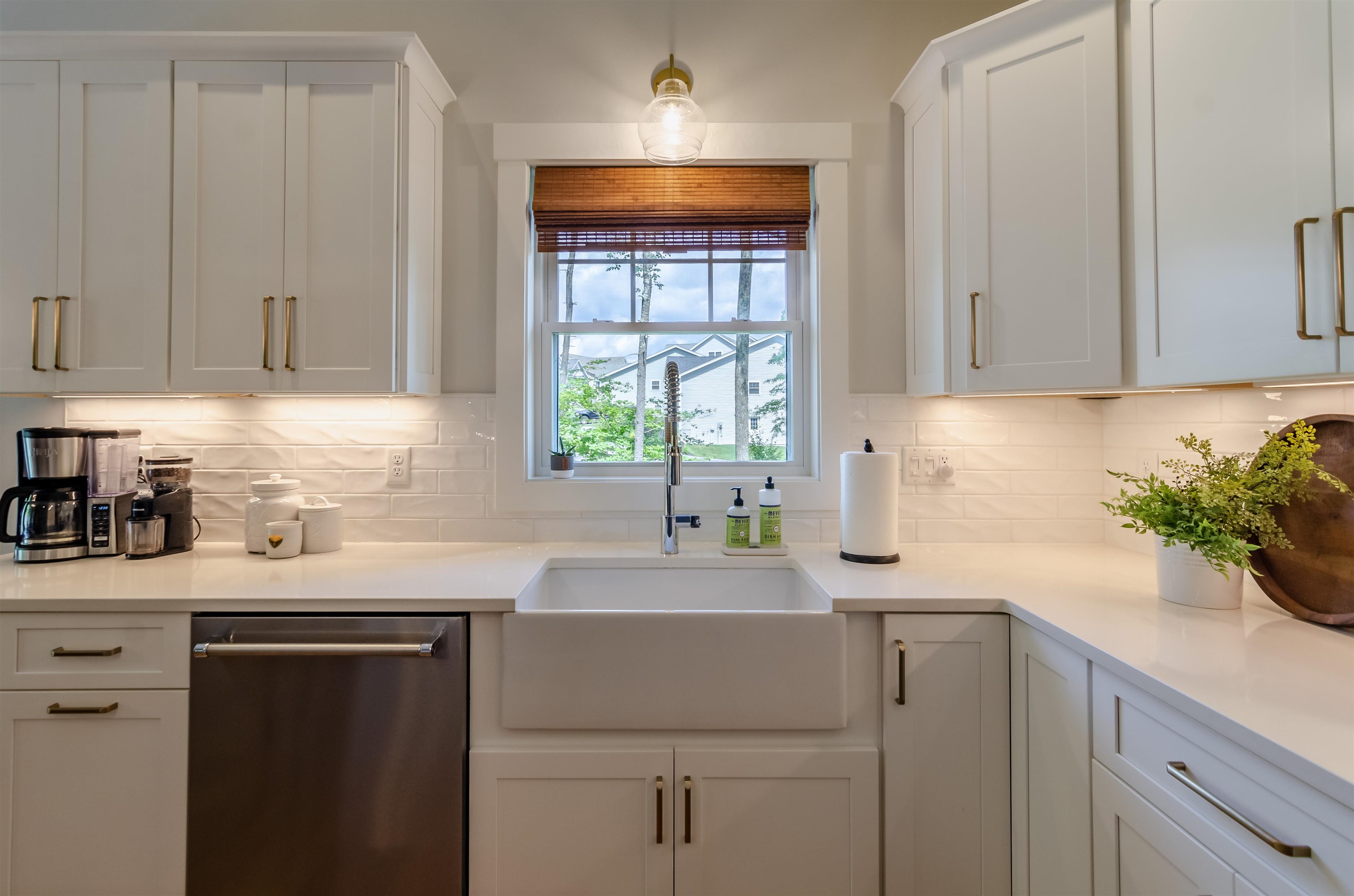 1 Catalpa Road Salem, NH 03079 - Photo 12 of 40