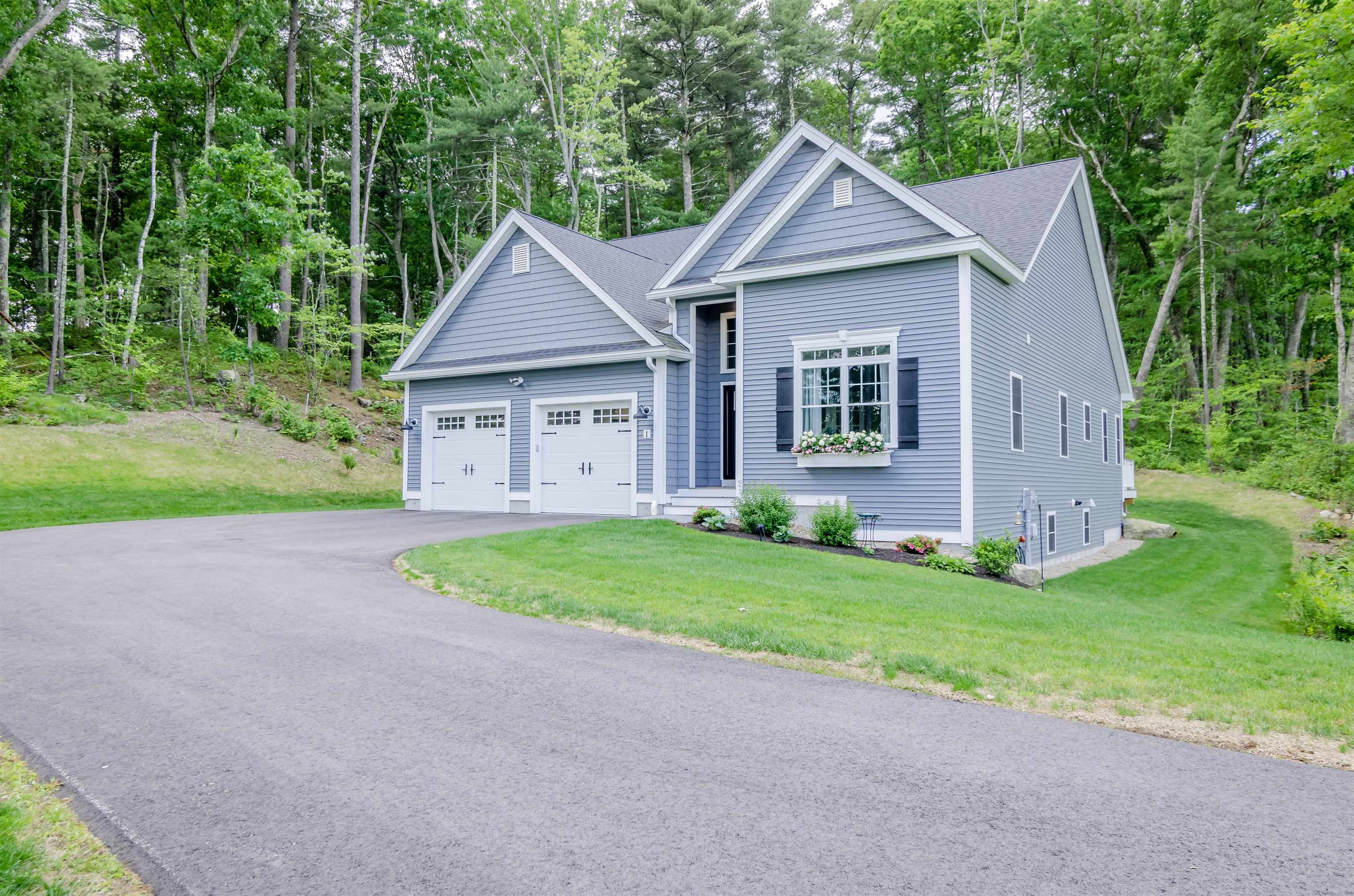 1 Catalpa Road Salem, NH 03079 - Photo 2 of 40