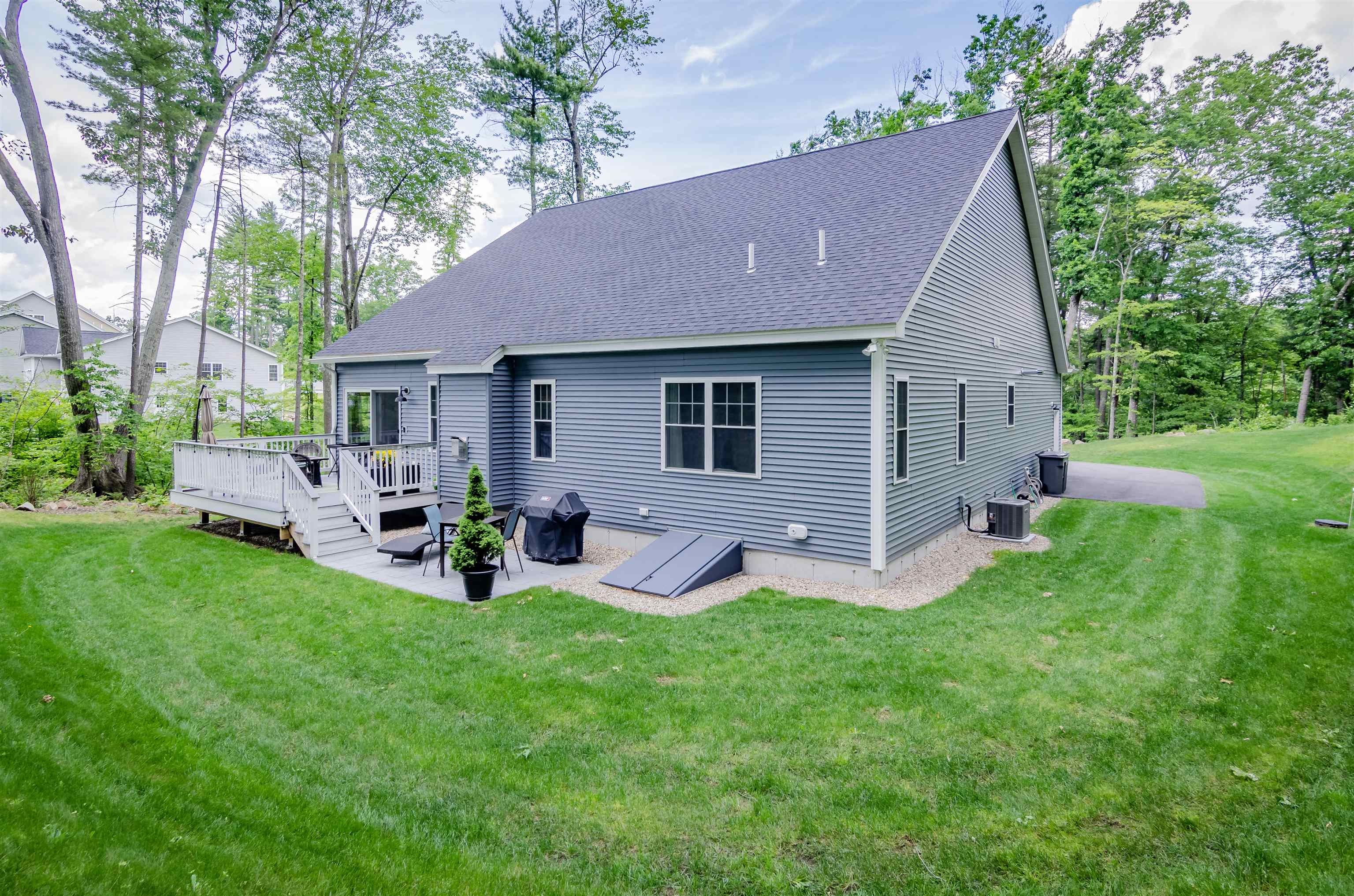 1 Catalpa Road Salem, NH 03079 - Photo 5 of 40