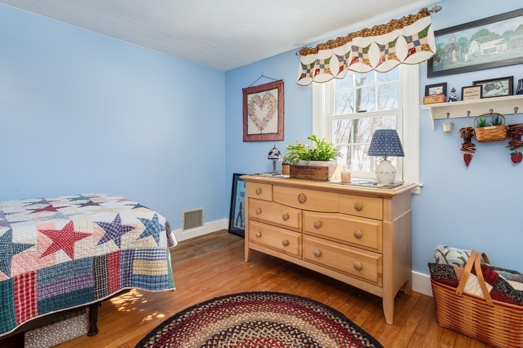 74 Wescroft Road Reading, MA 01867 - Photo 18 of 36 Gallery Image 18