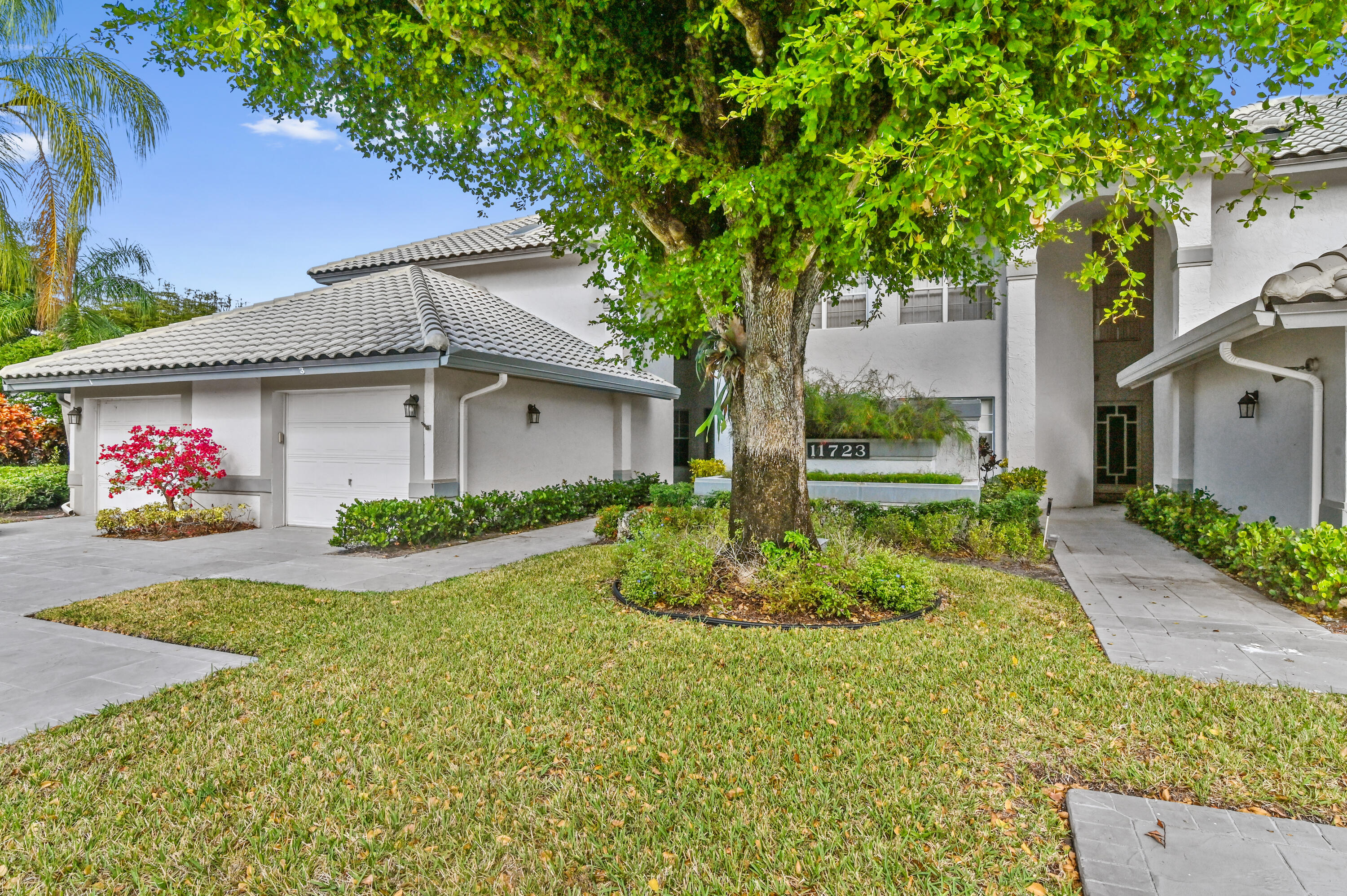 11723 Briarwood Circle, Unit 1, Boynton Beach, FL 33437 Compass