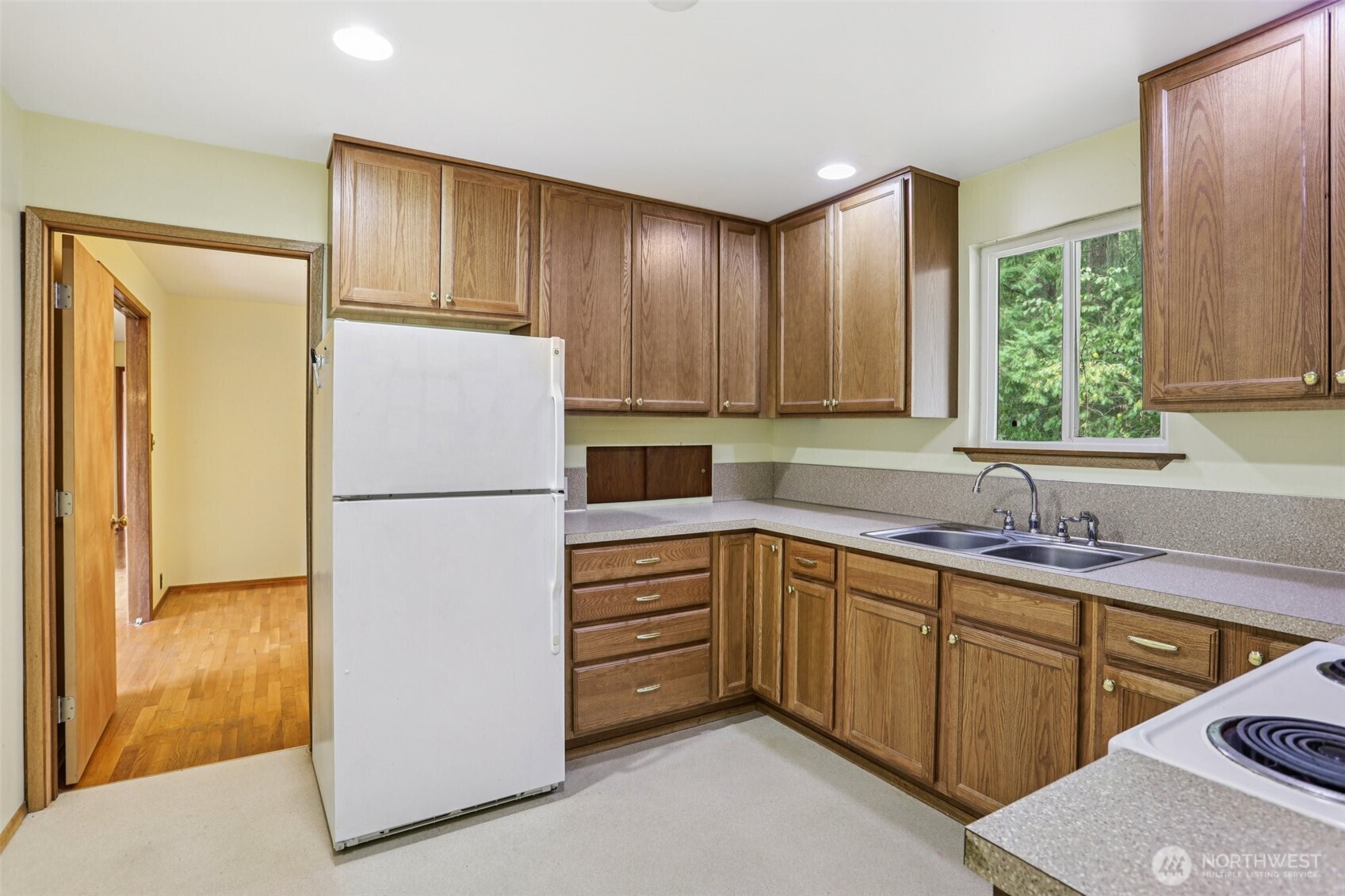 19460 Northeast Redmond Road Redmond, WA 98053 - Photo 11 of 31 Gallery Image 11