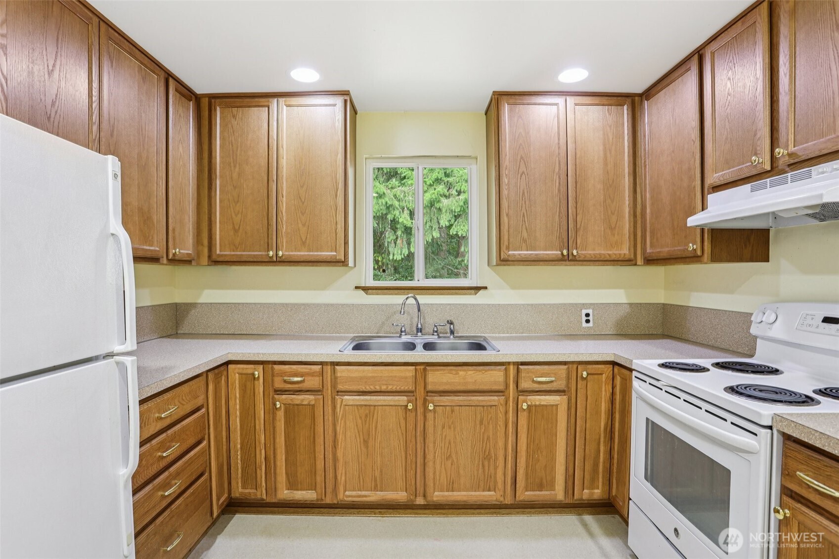 19460 Northeast Redmond Road Redmond, WA 98053 - Photo 12 of 31 Gallery Image 12