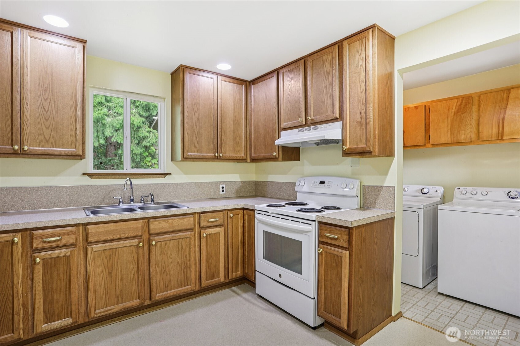 19460 Northeast Redmond Road Redmond, WA 98053 - Photo 13 of 31 Gallery Image 13