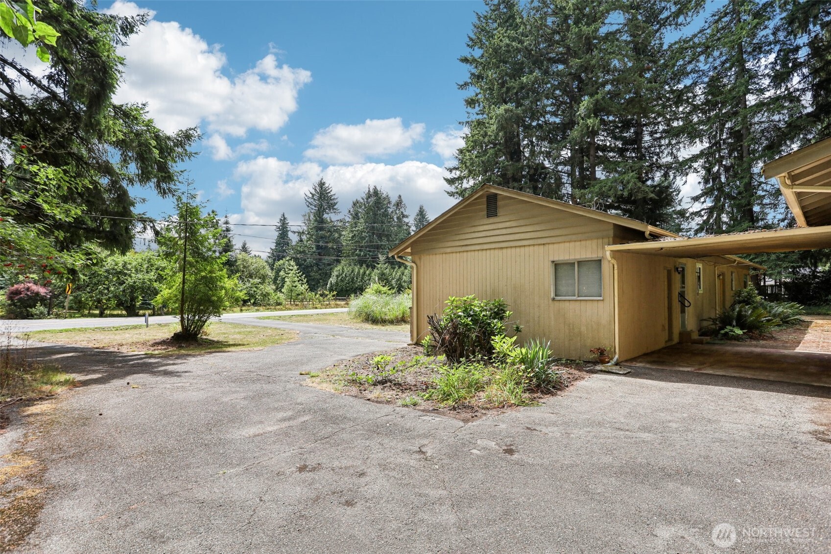 19460 Northeast Redmond Road Redmond, WA 98053 - Photo 24 of 31 Gallery Image 24